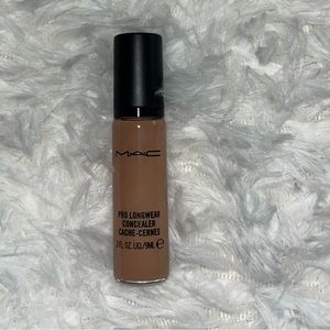 Pro Longwear Concealer cache-gernes